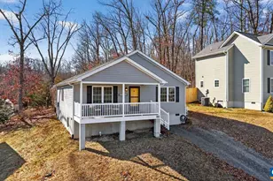 445 Kirby Ave, Waynesboro, VA 22980 - Photo 2