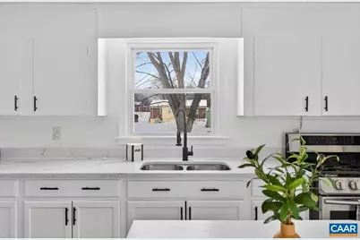 323 Driscoll St, Staunton, VA 24401 - Photo 10