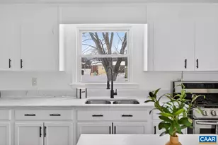 323 Driscoll St, Staunton, VA 24401 - Photo 10