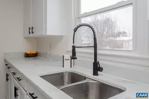 323 Driscoll St, Staunton, VA 24401 - Photo 14