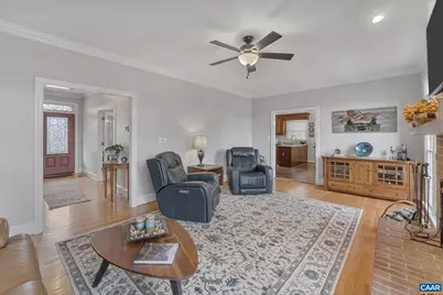 124 Pelham Woods Cir, Waynesboro, VA 22980 - Photo 10