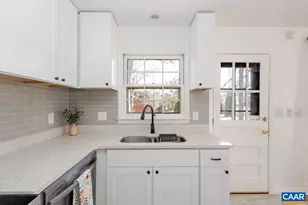 1408 N Coalter St, Staunton, VA 24401 - Photo 8