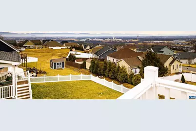 114 Chamberlain Dr, Staunton, VA 24401 - Photo 2