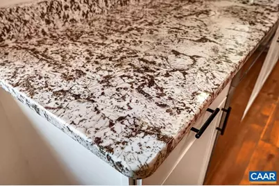 205 Stonewall Dr, Waynesboro, VA 22980 - Photo 14