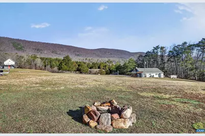 443 Meadow View Ln, Fort Valley, VA 22652 - Photo 6