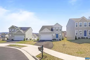 124 Shady Ct, Waynesboro, VA 22980 - Photo 2