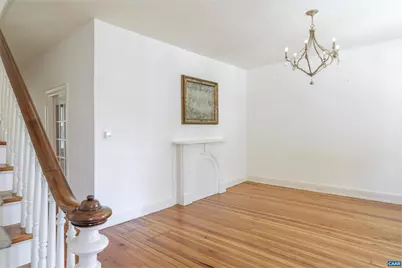 17 N Washington St, Staunton, VA 24401 - Photo 6
