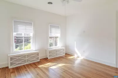 17 N Washington St, Staunton, VA 24401 - Photo 20