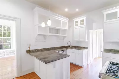 17 N Washington St, Staunton, VA 24401 - Photo 12