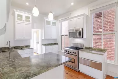 17 N Washington St, Staunton, VA 24401 - Photo 8