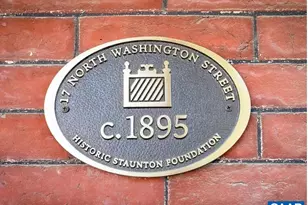 17 N Washington St, Staunton, VA 24401 - Photo 2