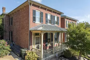 17 N Washington St, Staunton, VA 24401 - Photo 1