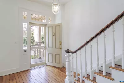 17 N Washington St, Staunton, VA 24401 - Photo 4