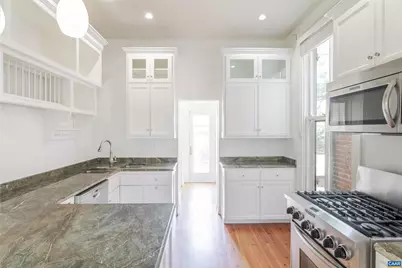 17 N Washington St, Staunton, VA 24401 - Photo 10