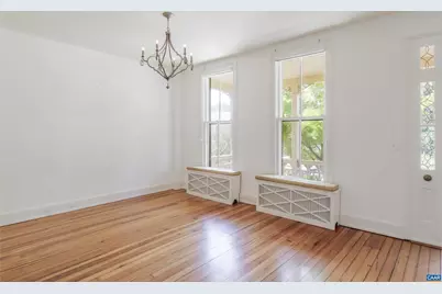 17 N Washington St, Staunton, VA 24401 - Photo 6