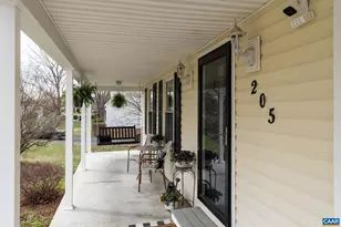 205 Yount Ave, Staunton, VA 24401 - Photo 4