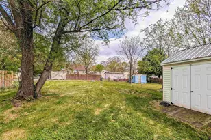 944 N Forest Ave, Waynesboro, VA 22980 - Photo 16