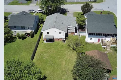 604 Market St, Waynesboro, VA 22980 - Photo 2
