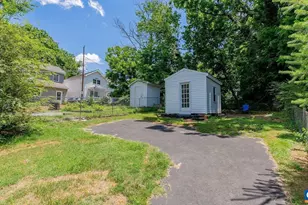 629 Baptist St, Staunton, VA 24401 - Photo 36