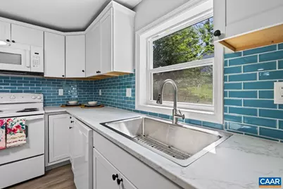 629 Baptist St, Staunton, VA 24401 - Photo 16