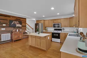 304 Grove Ave, Waynesboro, VA 22980 - Photo 8