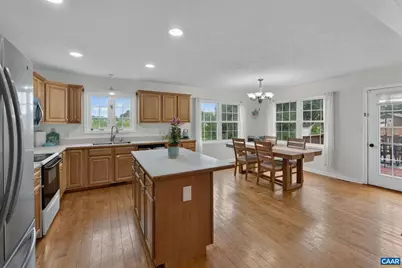 304 Grove Ave, Waynesboro, VA 22980 - Photo 6