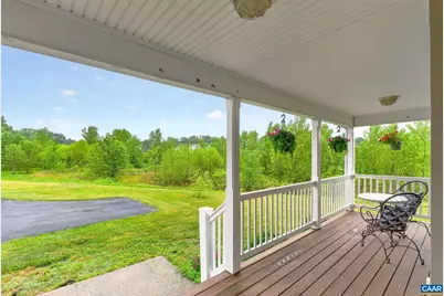 304 Grove Ave, Waynesboro, VA 22980 - Photo 2