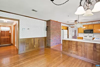 1393 Pleasant View St, Staunton, VA 24401 - Photo 10