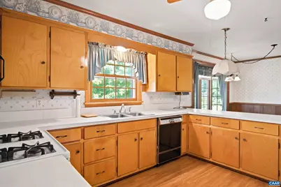 1393 Pleasant View St, Staunton, VA 24401 - Photo 12
