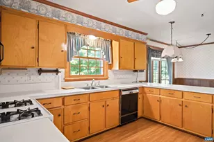 1393 Pleasant View St, Staunton, VA 24401 - Photo 12