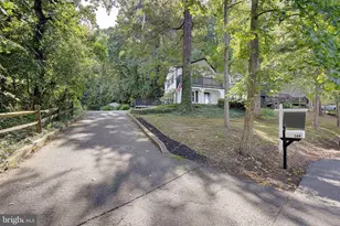 349 Arbutus Dr, Edgewater, MD 21037 - Photo 4