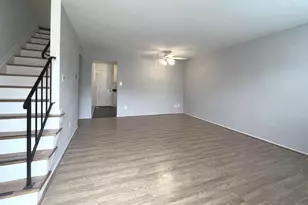 462 Long Towne Ct, Glen Burnie, MD 21061 - Photo 2