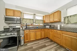 205 Camrose Ave, Baltimore, MD 21225 - Photo 6