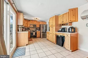 7913 Kings Bench Pl, Pasadena, MD 21122 - Photo 10