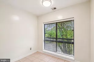 300 Hilltop Ln, Annapolis, MD 21403 - Photo 8