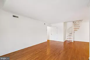 300 Hilltop Ln, Annapolis, MD 21403 - Photo 2