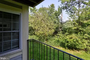 105 Water Fountain Way, Glen Burnie, MD 21060 - Photo 4