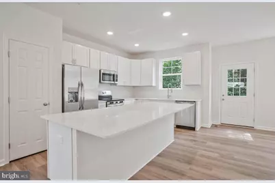 404 Warwick, Edgewater, MD 21037 - Photo 8