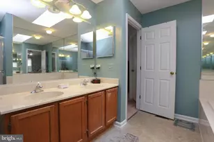 758 Sunnyfield Ln, Baltimore, MD 21225 - Photo 18