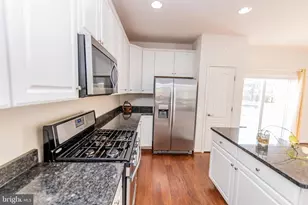 8532 Golden Eagle Ln, Severn, MD 21144 - Photo 2