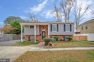 267 Lake Riviera Rd, Pasadena, MD 21122 - Photo 1