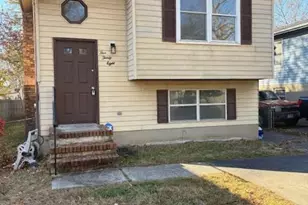 538 Elizabeth Ln, Glen Burnie, MD 21061 - Photo 2