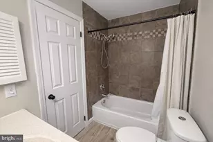 1649 Forest Hill Ct, Crofton, MD 21114 - Photo 10