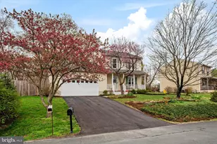 206 Armstrong Ln, Pasadena, MD 21122 - Photo 2