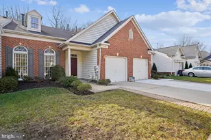 328 Colony Point Pl, Edgewater, MD 21037 - Photo 2