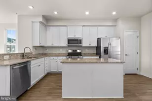 562 White Oak Dr, Glen Burnie, MD 21060 - Photo 12