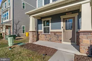 562 White Oak Dr, Glen Burnie, MD 21060 - Photo 4