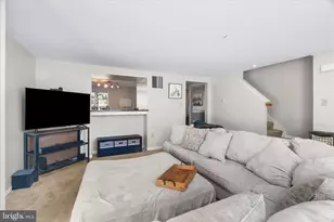2447 Bolton Ln, Crofton, MD 21114 - Photo 4