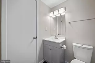 558 Glen Ct, Glen Burnie, MD 21061 - Photo 10