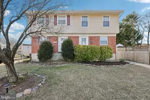 8562 Beacon Point Rd, Pasadena, MD 21122 - Photo 2